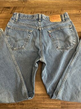 Vintage Levi's 550 Relaxed Fit Tapered Leg Jeans Medium Wash 33x30